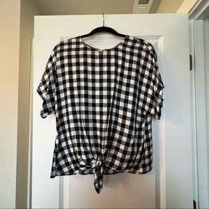 Madewell black and white gingham tie front/button back short sleeve shirt
